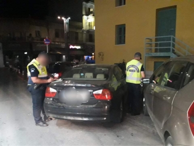 Τρίπολη | Η Αστυνομία μοίρασε κλήσεις σε παράνομα παρκαρισμένα αυτοκίνητα