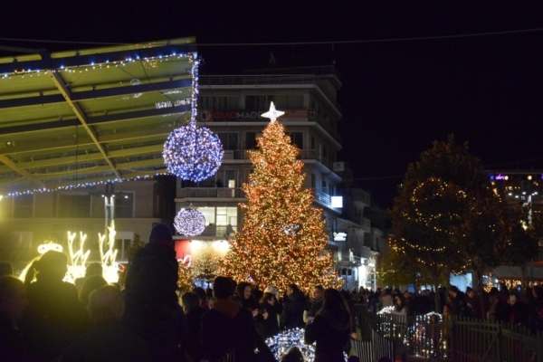 Το Άναμμα του Χριστουγεννιάτικου Δέντρου στην Τρίπολη (pics &amp; vid)
