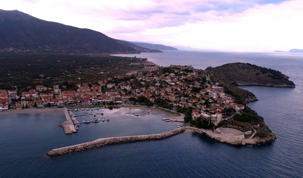 Λύσεις στο πρόβλημα με το λιμάνι του Παράλιου Αστρους αναζητήθηκαν σε σύσκεψη στην Περιφέρεια Πελοποννήσου