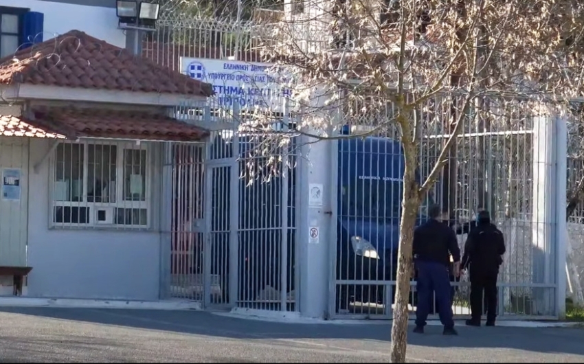 Πέτρος Φιλιππίδης: Καταγγελία για άθλιες συνθήκες στις φυλακές Τρίπολης